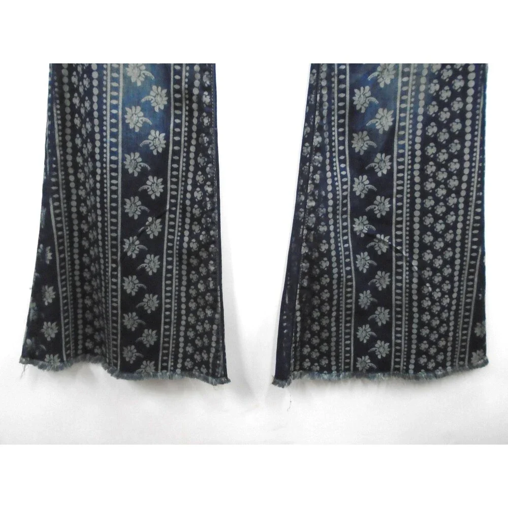 FREE PEOPLE MANTRA Bali Pattern Womens Size 28 (32x34) BELL BOTTON Flare Jeans - Picture 8 of 11